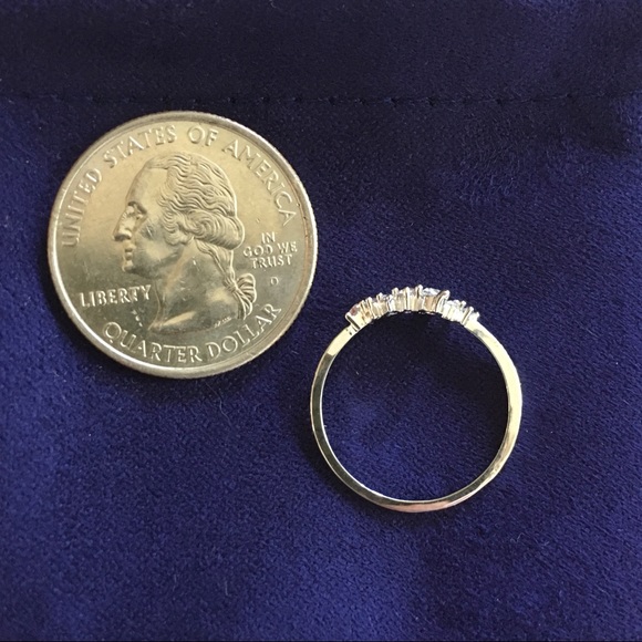 Dainty White Sapphire Ring. Size 6 - Picture 4 of 5